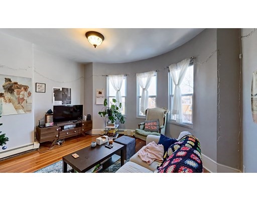 17 Chilcott Pl, Jamaica Plain