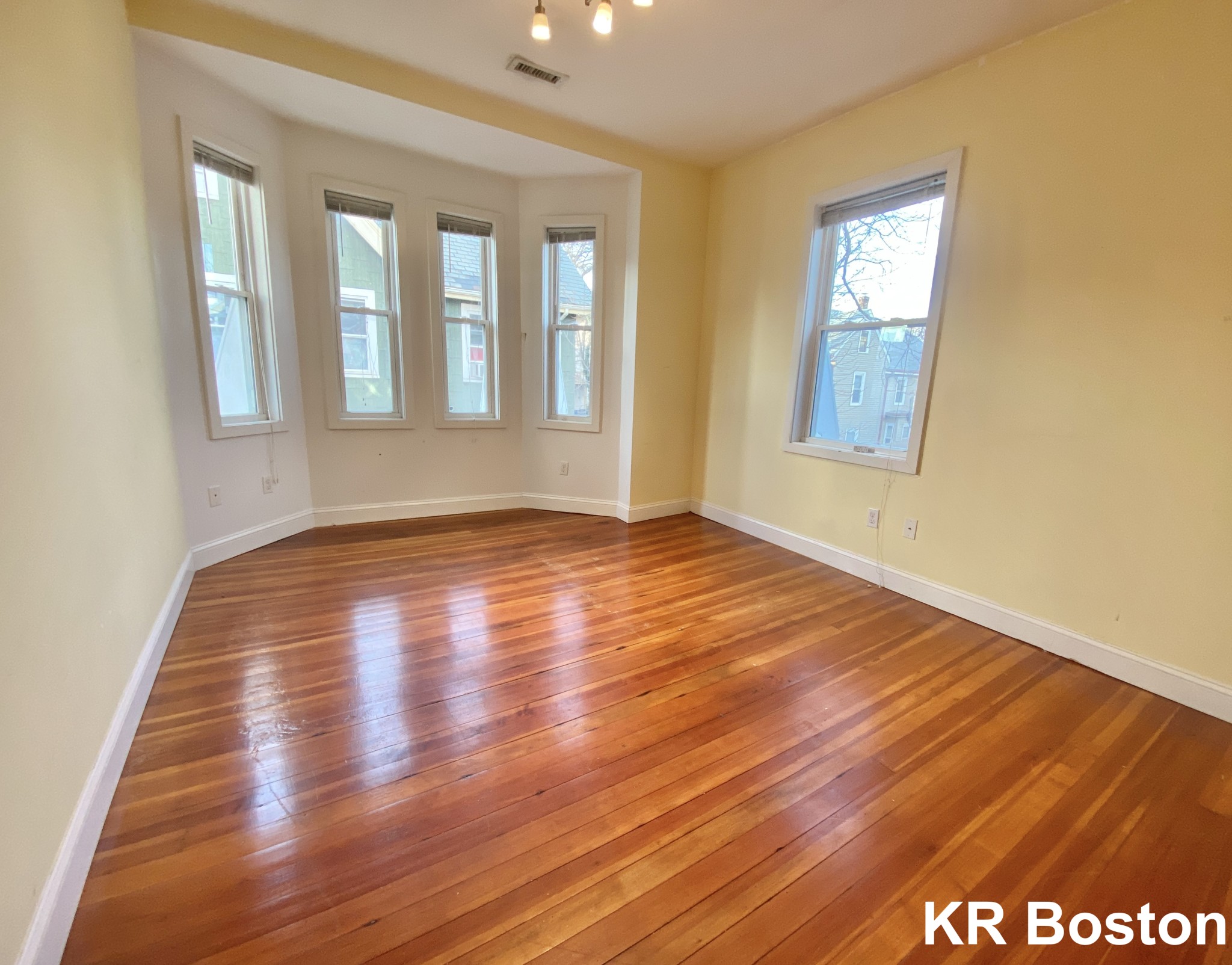 2 Wadsworth St, Allston