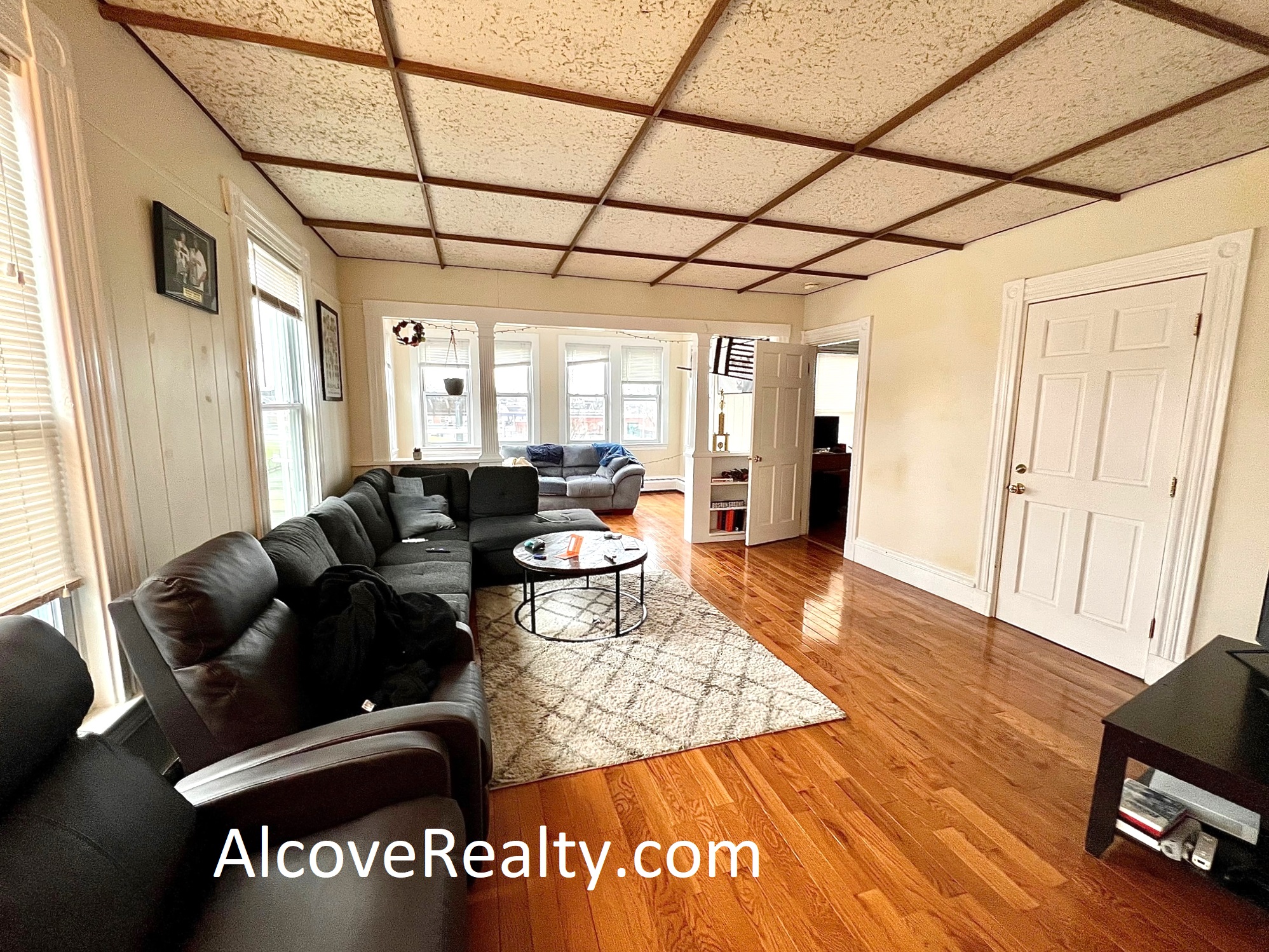 547 Broadway, Ball Square