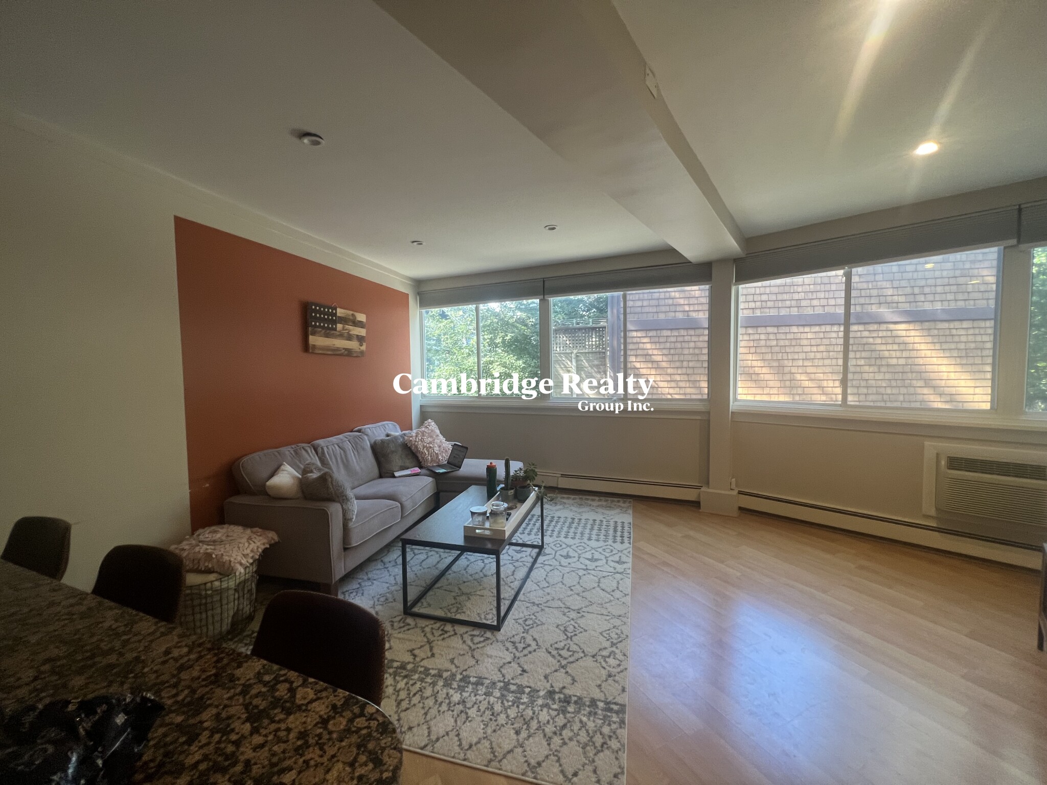 516 Green St, Central Square