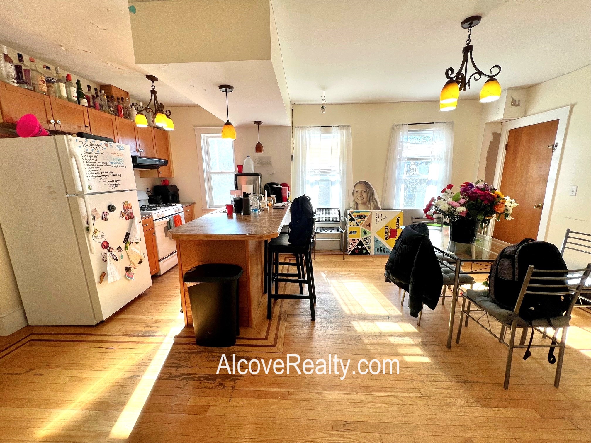 28 Cherry St, Davis Square