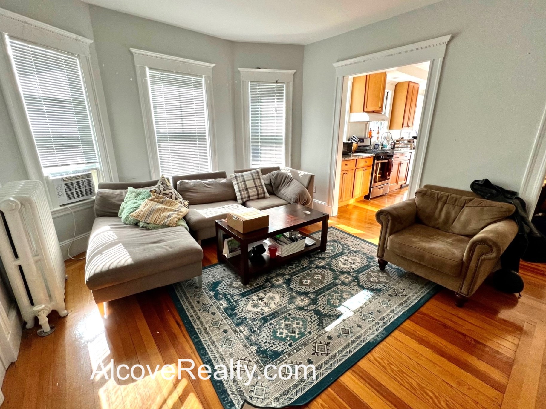 34 Leonard St, Davis Square