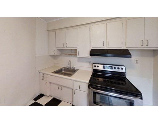 100 Lanark Rd, Brighton