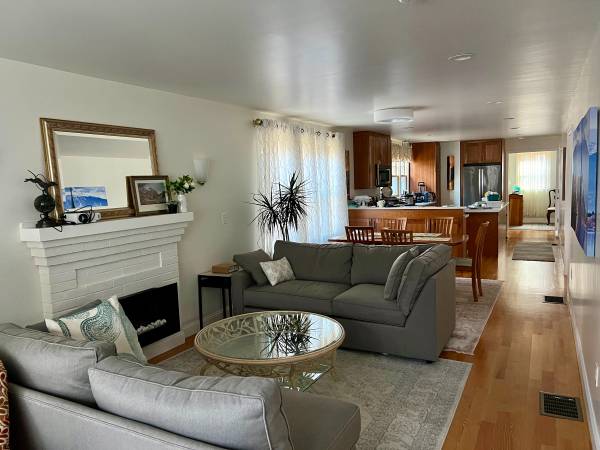 8 Goodman Rd, Central Square