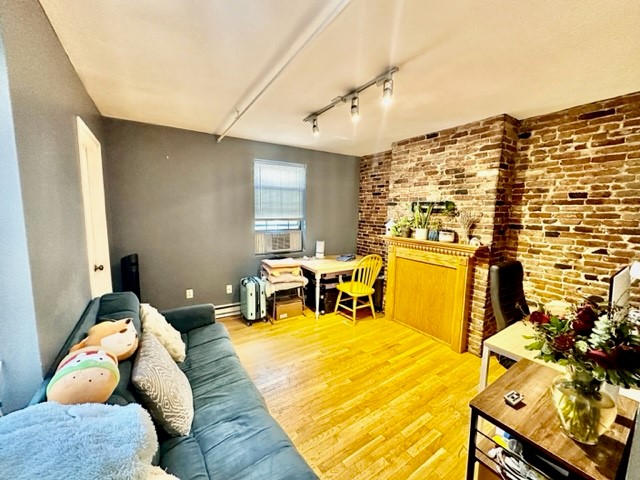 7 Tileston St, North End