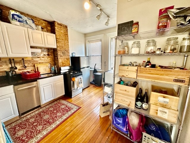 11 Charter St, North End