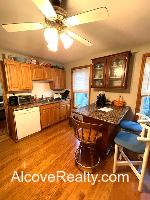 66 Simpson Ave, Tufts