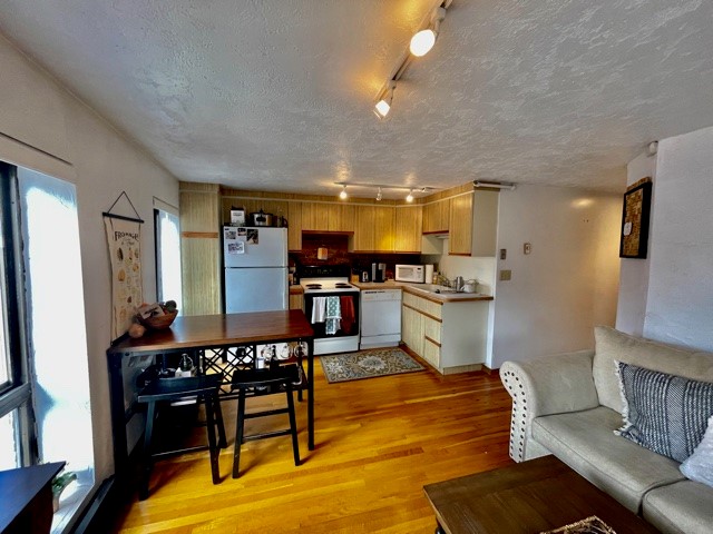 8 Harris St, North End