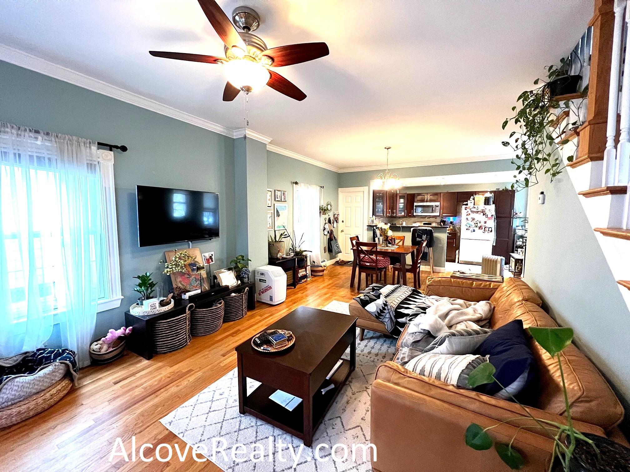 12 Fiske Ave, Magoun Square