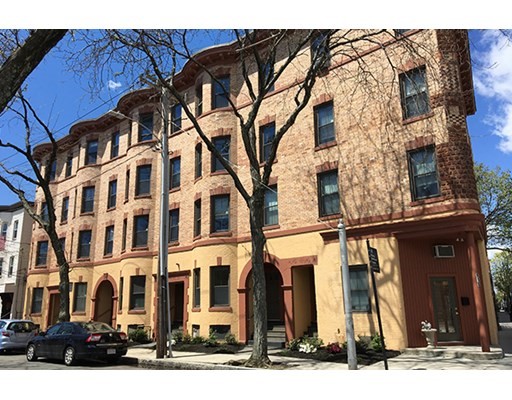 102 Willow St, Inman Square