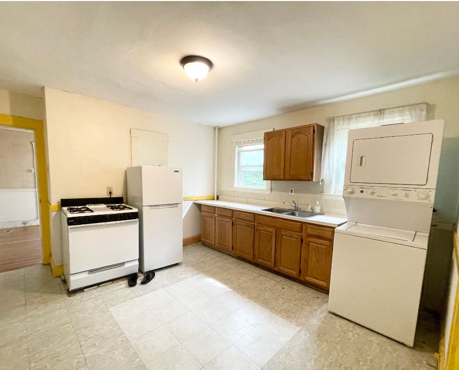 6 Mission St, Jamaica Plain