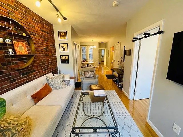 174 Salem St, North End