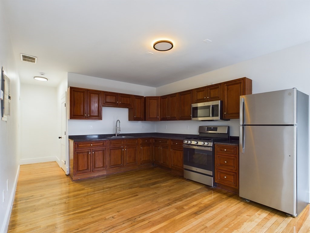 37 South St, Foxborough
