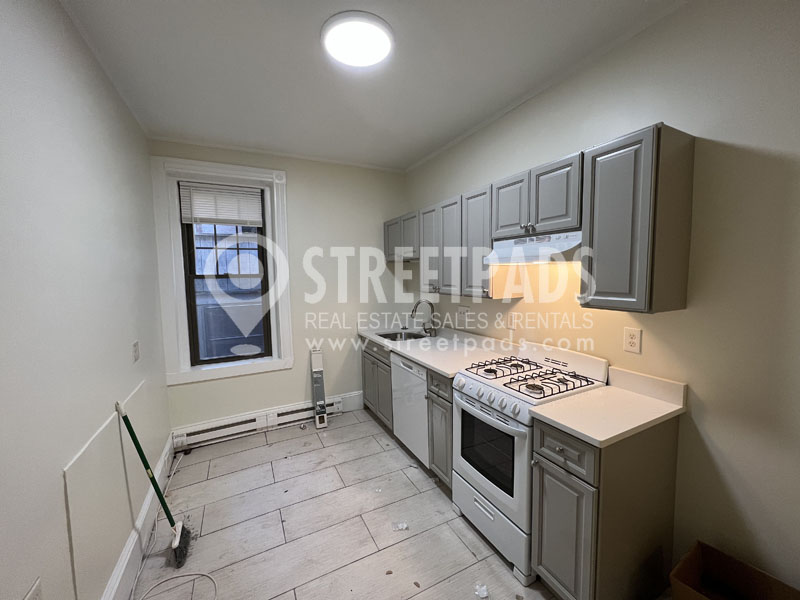 111 Saint Paul St, Coolidge Corner