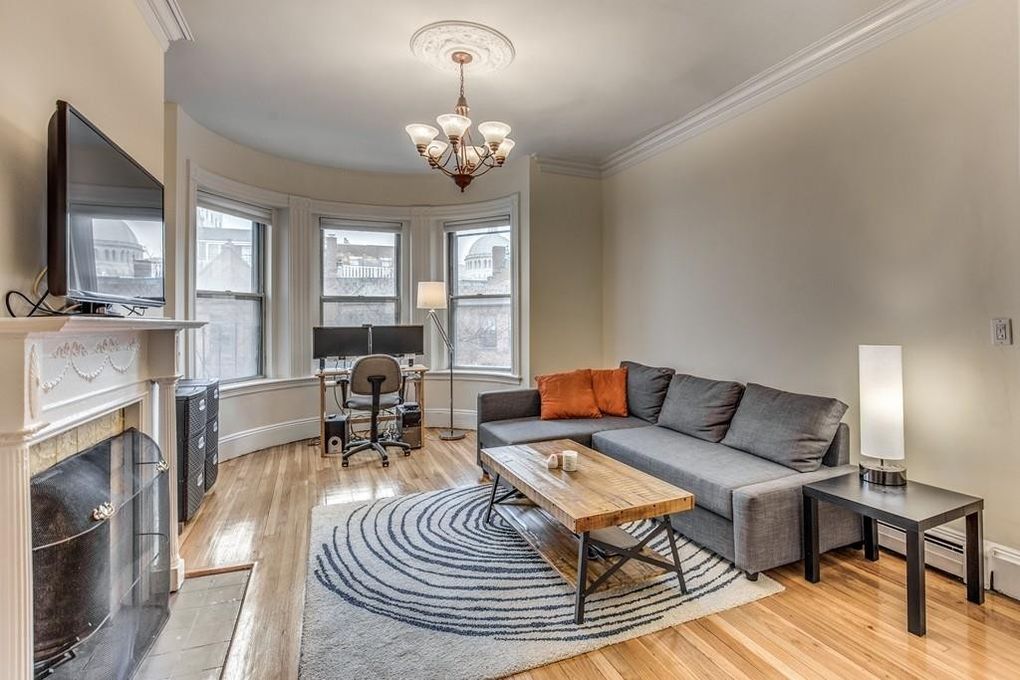 198 Saint Botolph St, Back Bay