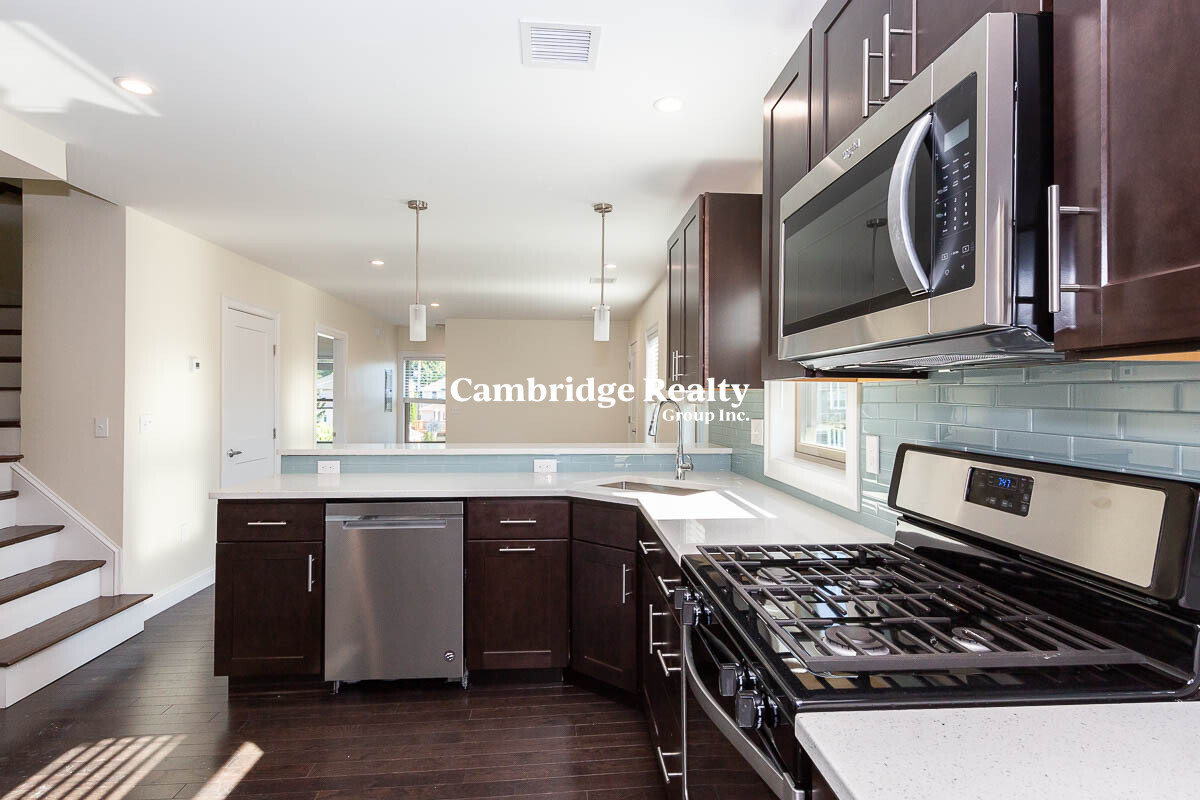 39 Harvard St, Medford