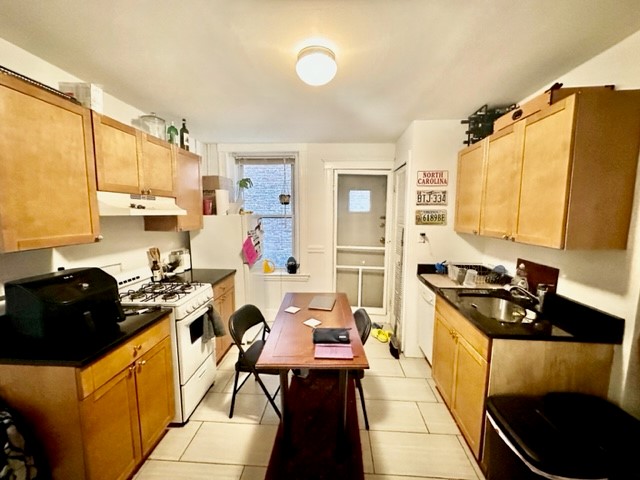 220 Hanover St, North End