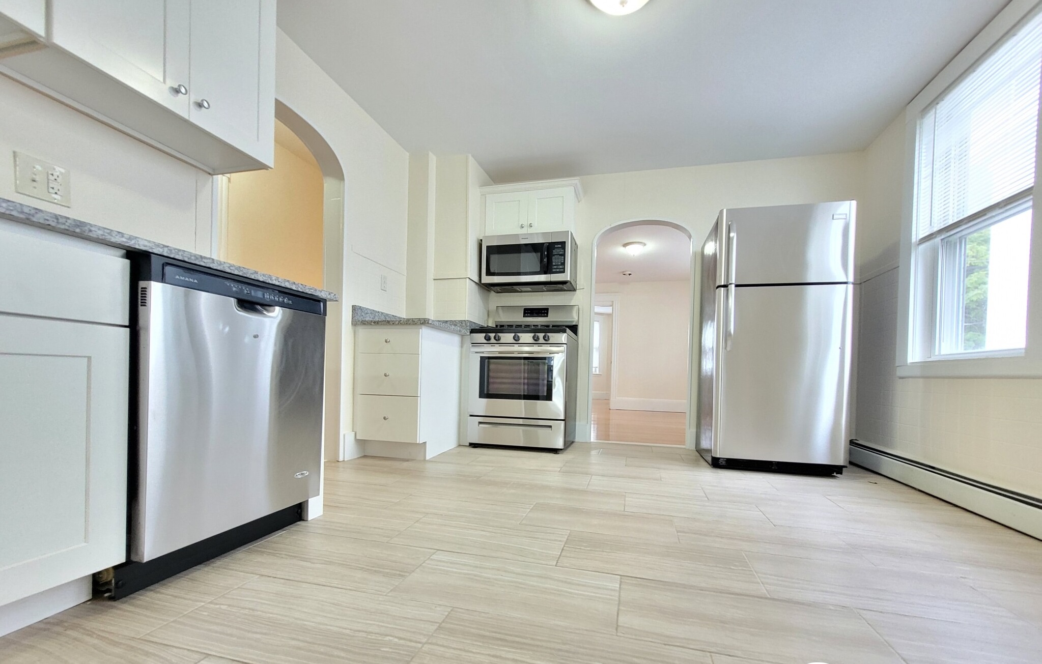 122 Gladstone St, East Boston