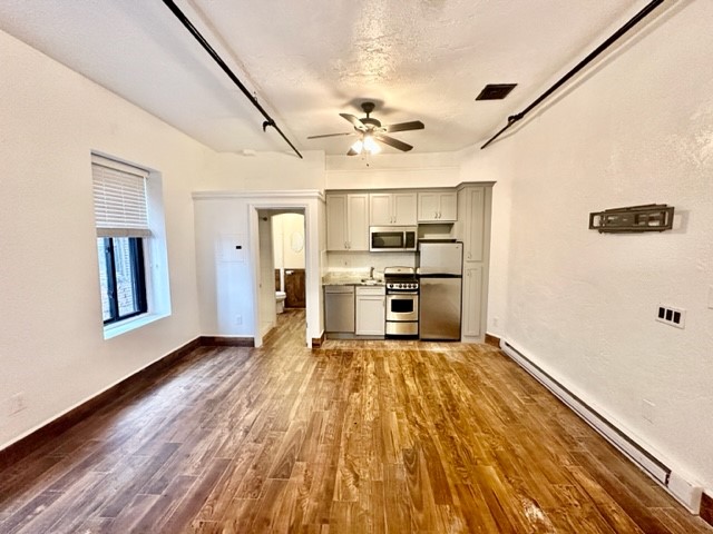 223 Endicott St, North End