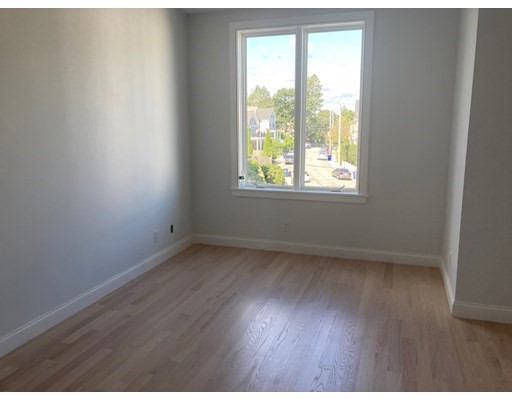 4383 Washington, Roslindale