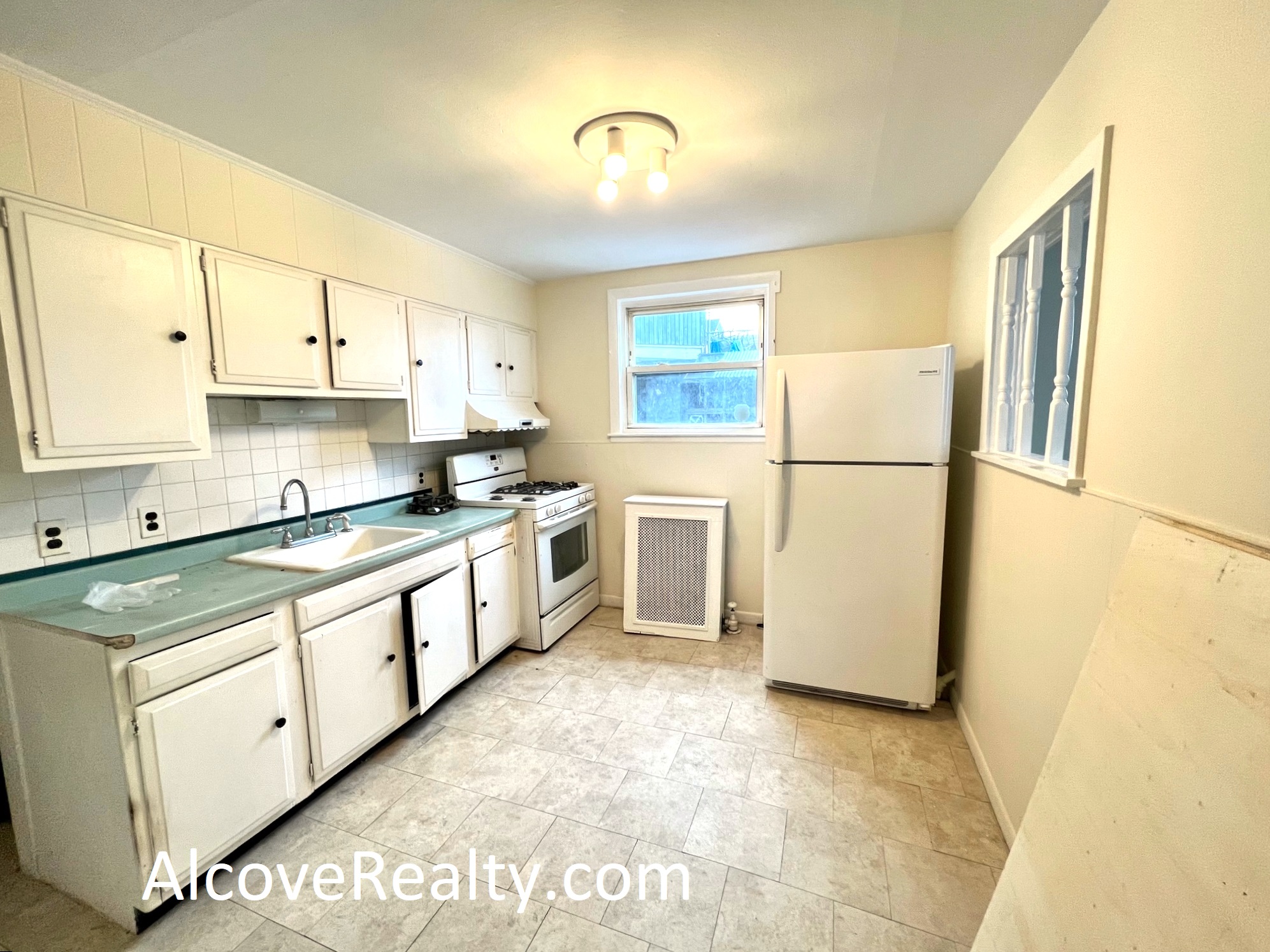 543 Broadway, Magoun Square