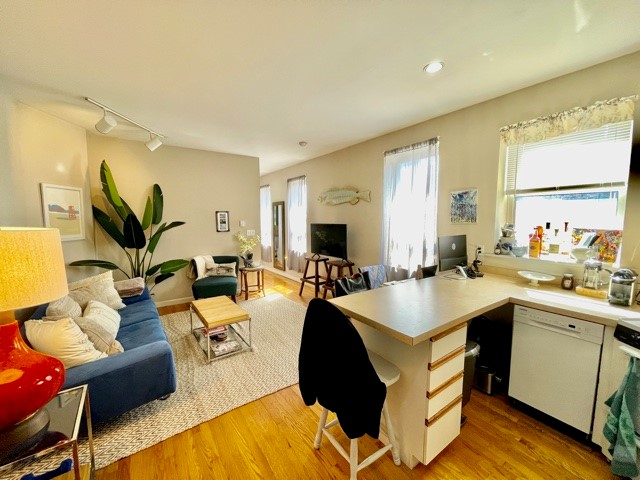 10 Garden Ct, North End