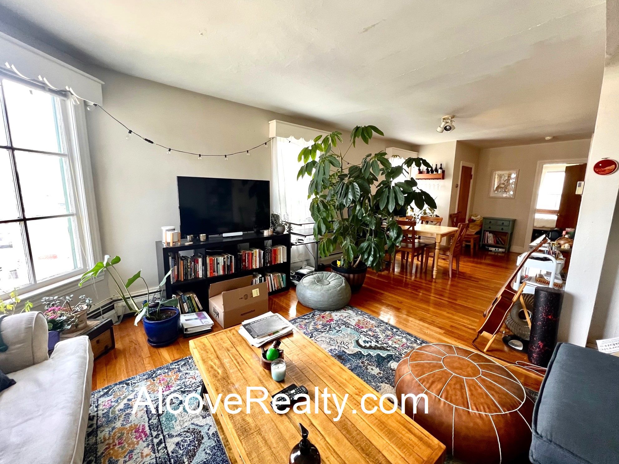 882 Broadway, Davis Square