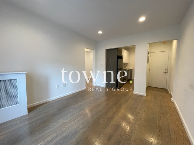 19 Peterborough St, Fenway