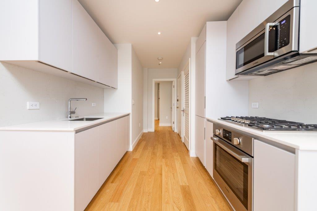 13 Sparhawk, Brighton