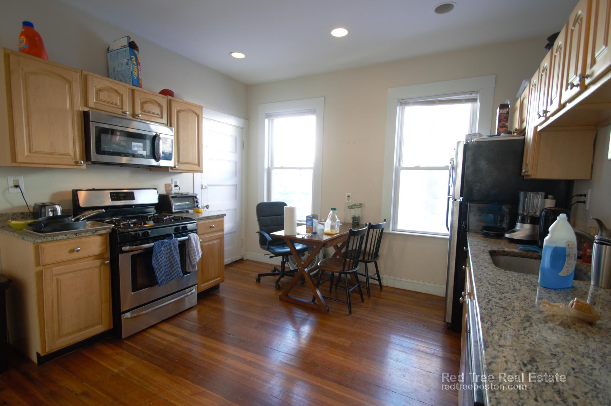 25 Forest Hills St, Jamaica Plain