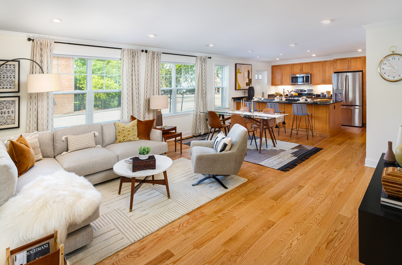 11 Thornton Rd, Chestnut Hill