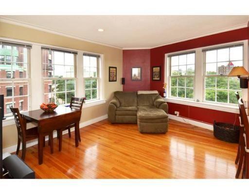 534 Beacon St, Fenway