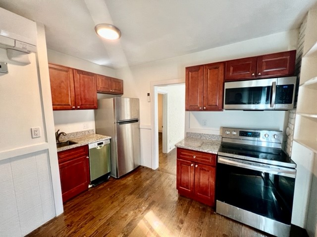 4 Garden Ct, North End