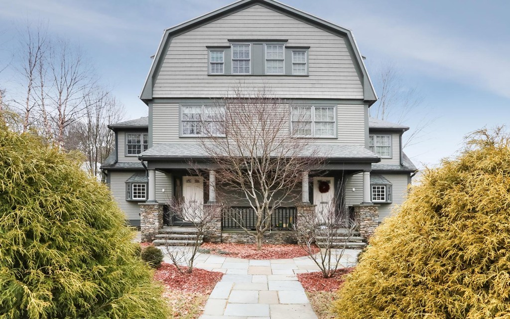 65 Blake St, Newtonville