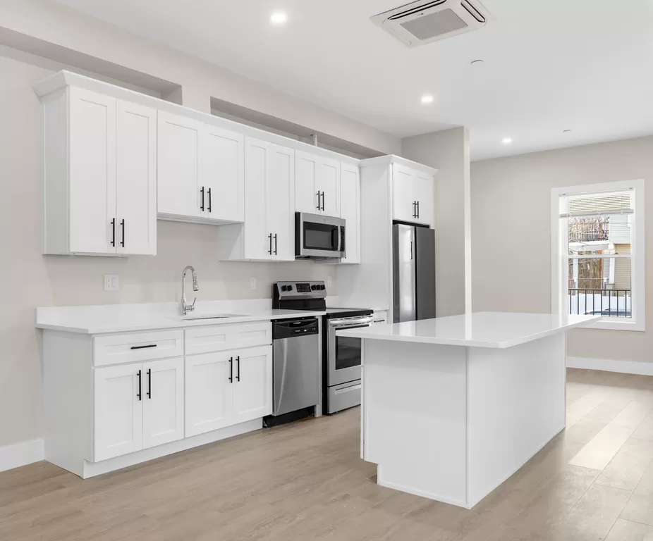 135 Harrishof St, Roxbury