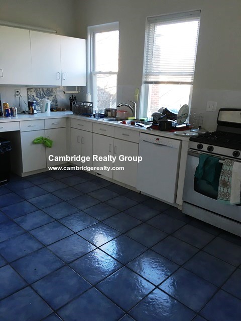 1000 Memorial Dr, Harvard Square