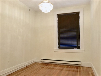 913 Boylston St, Back Bay