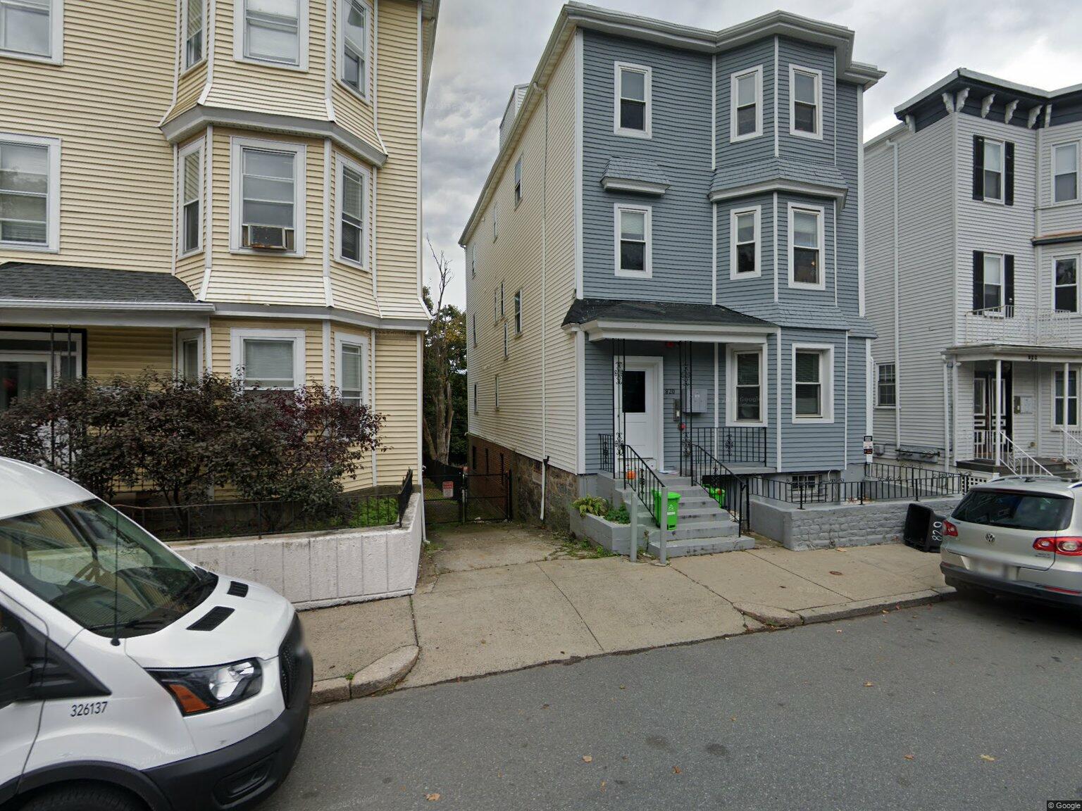 820 Parker St, Mission Hill