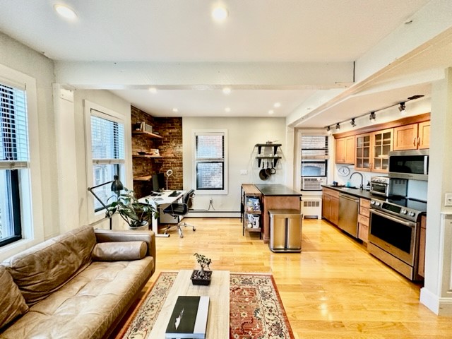 57 Charter St, North End