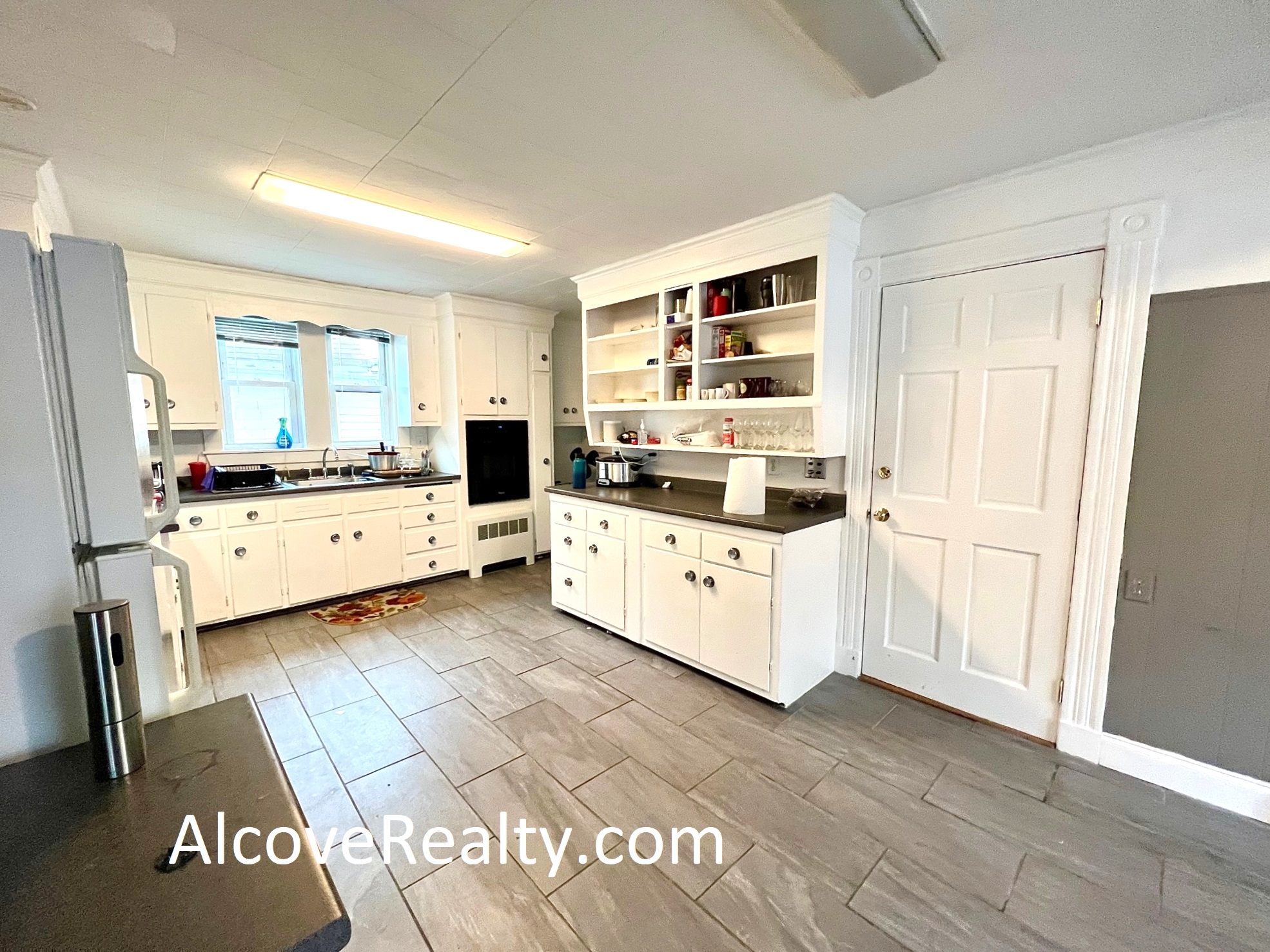 547 Broadway, Ball Square