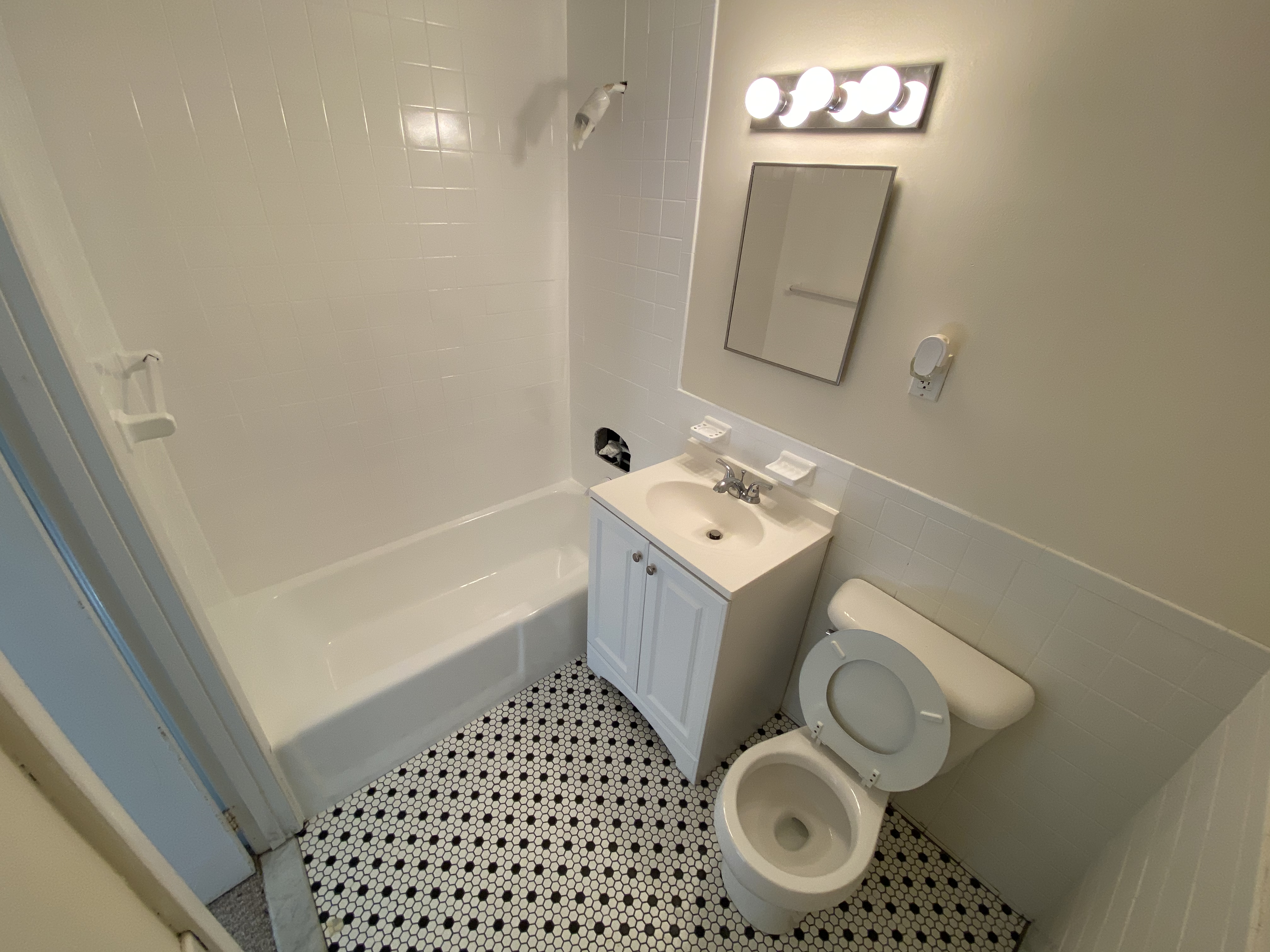 16 Whites Ave, Watertown