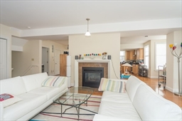 51 Winslow Rd, North Brookline