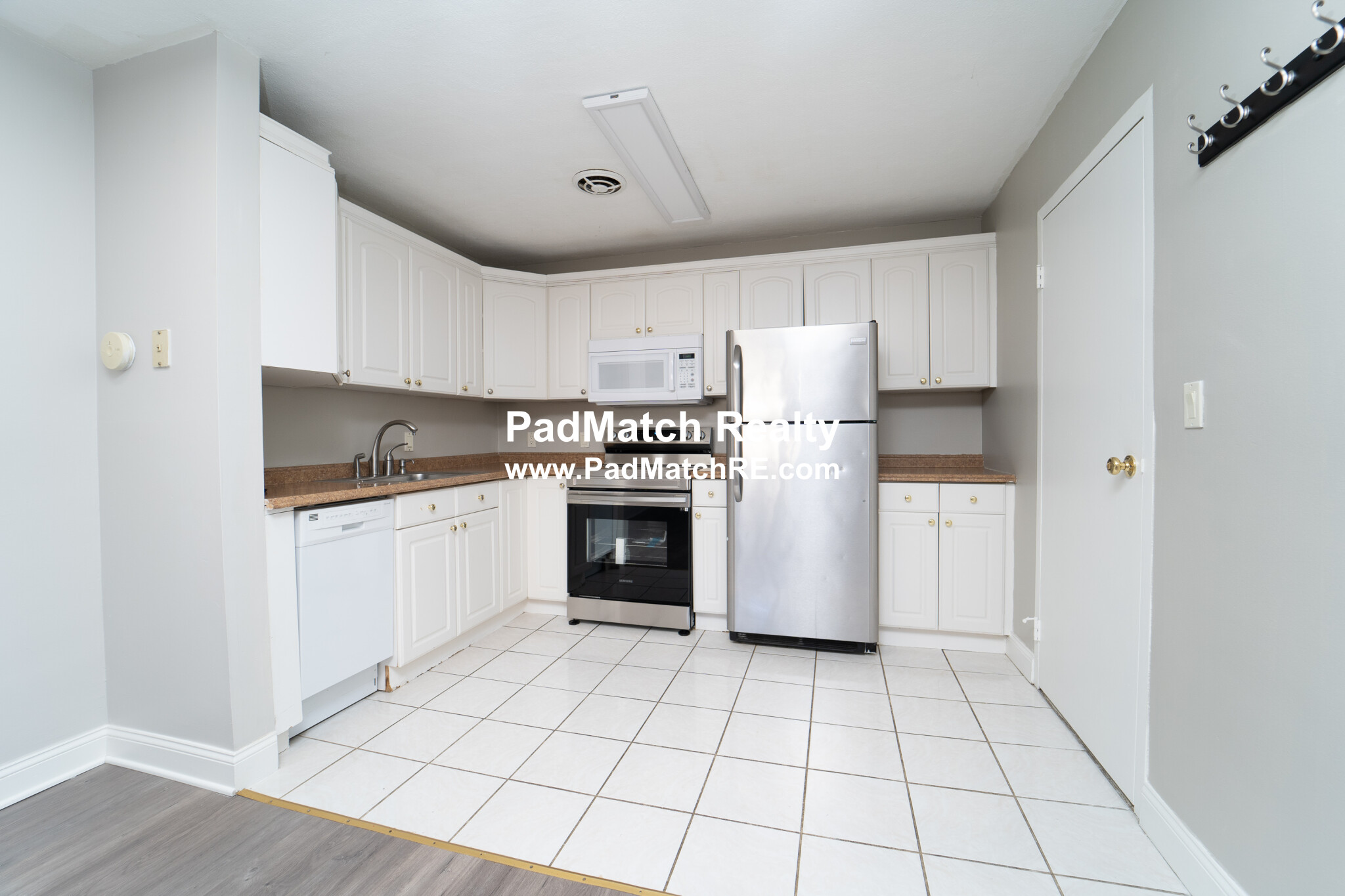 10 Riverside St, Watertown