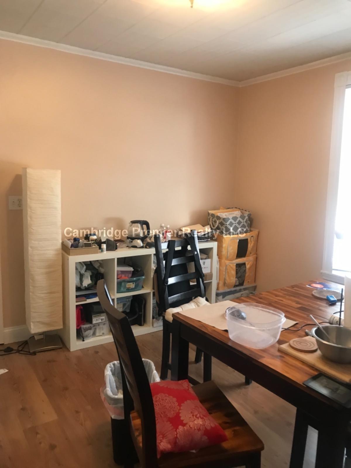 10 Wallace St, Tufts