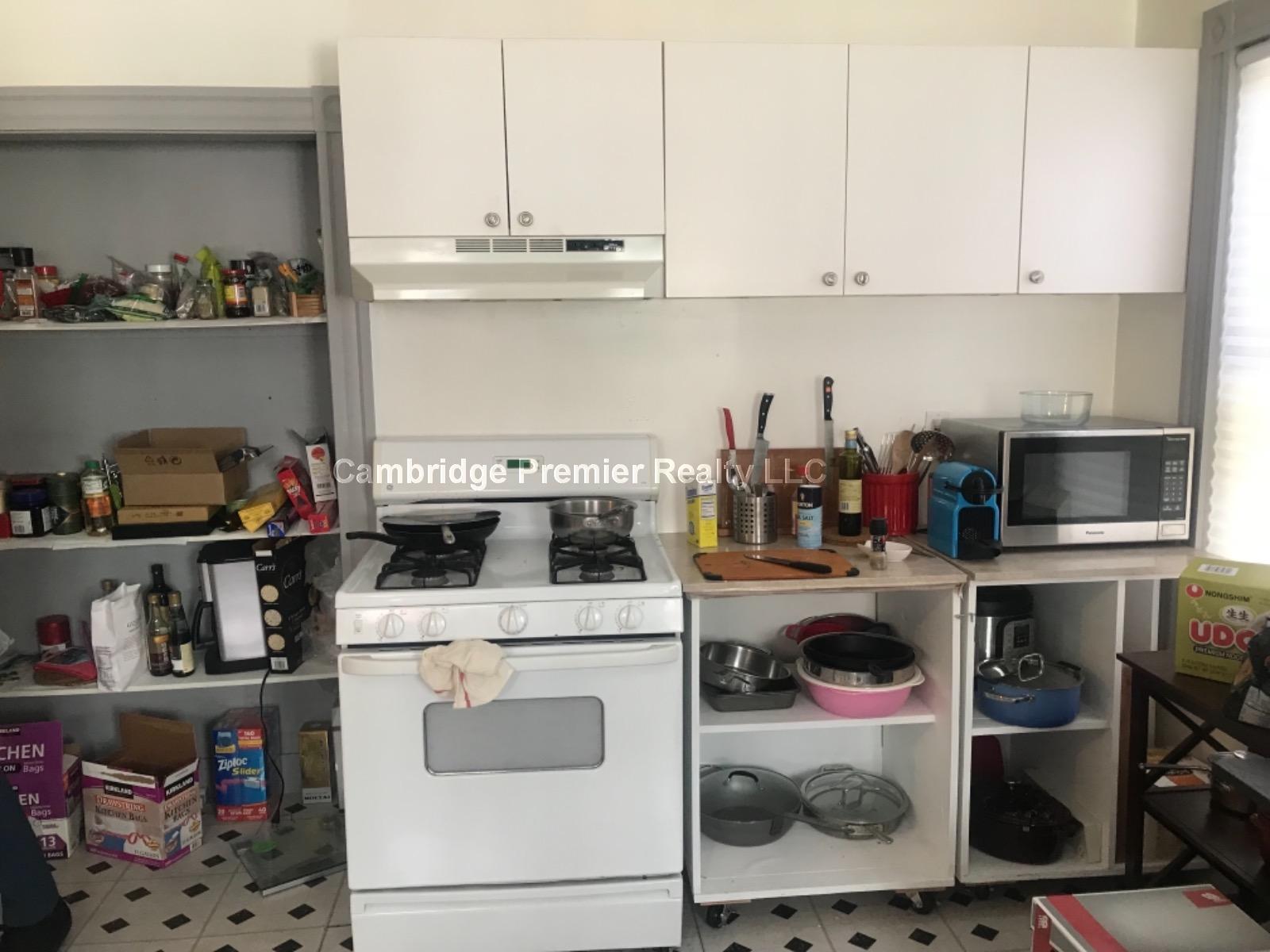 10 Wallace St, Tufts