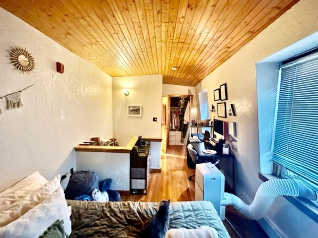 435 Hanover, North End