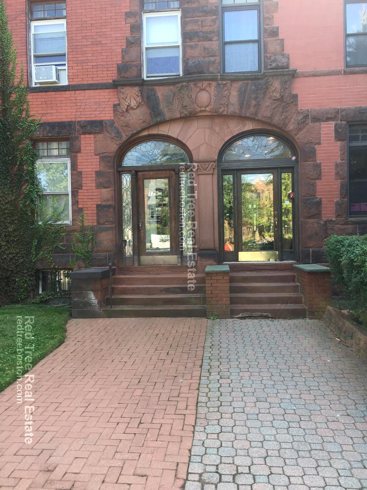 1801 Beacon St, Brookline Hills