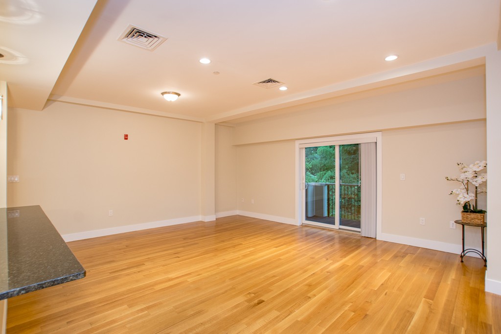 32 Hammond Pond Pkwy ,, Brookline Hills