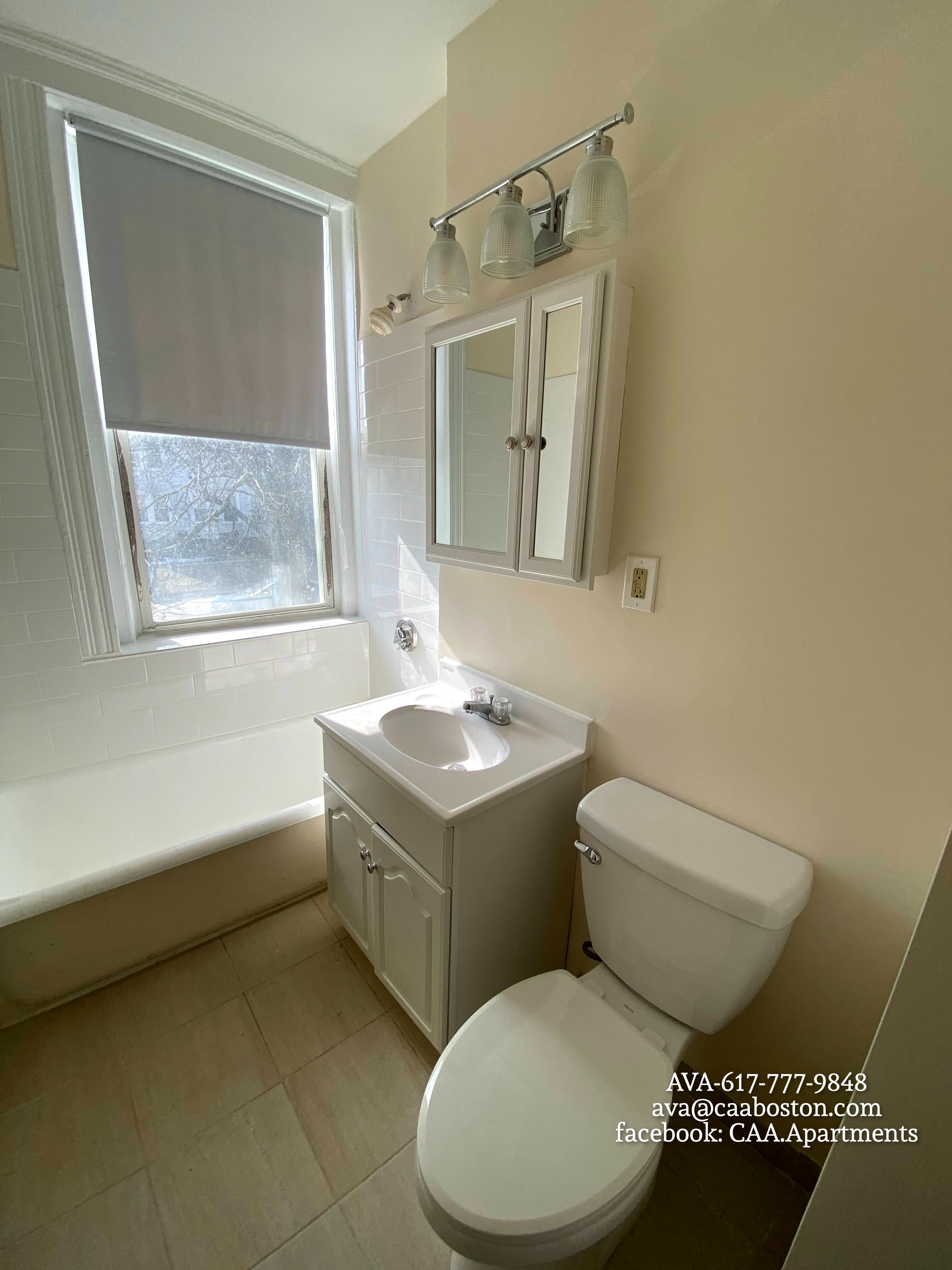 135 Washington St, Brighton