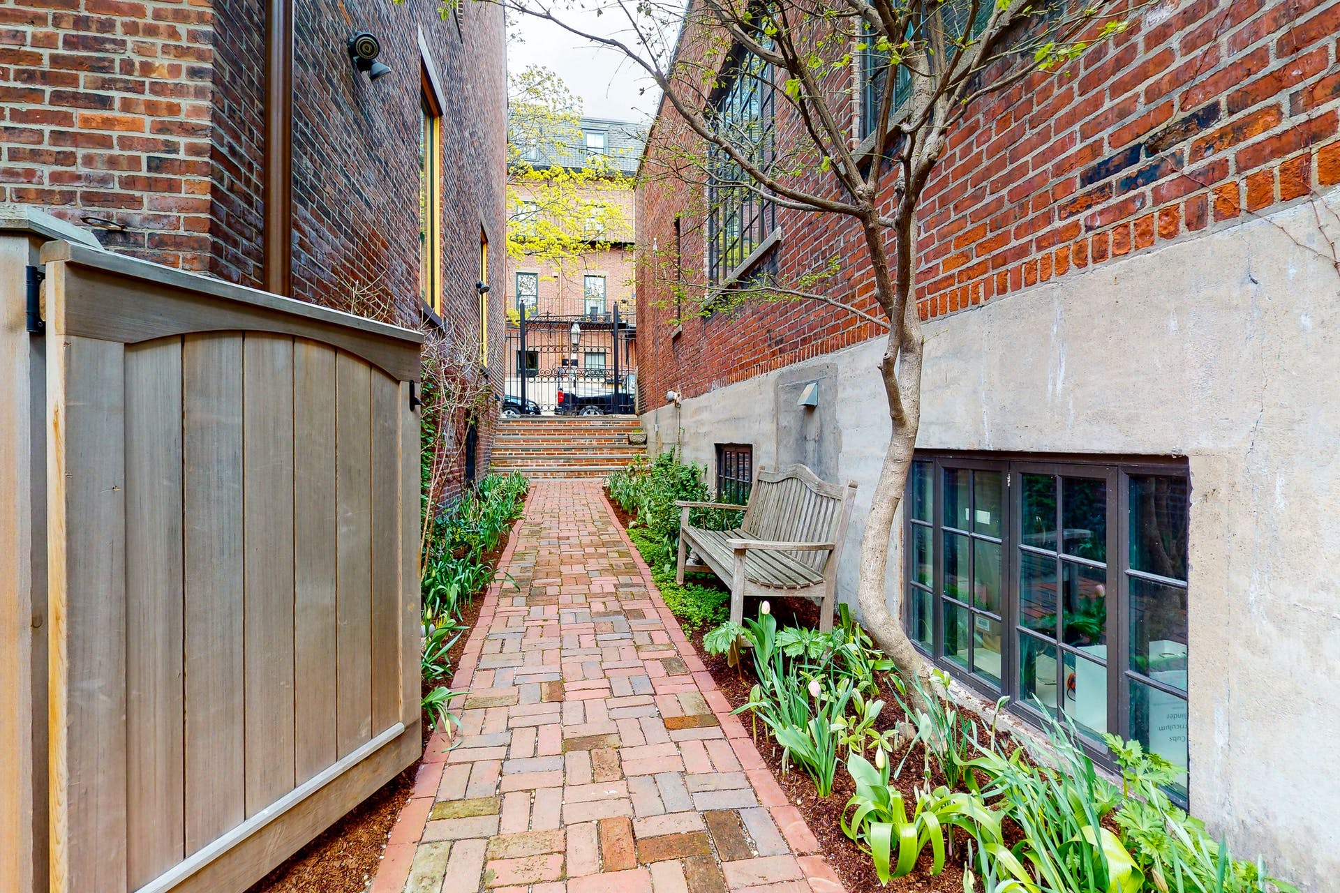 1 Lawrence St, South End